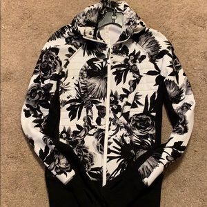 Lulu zip up